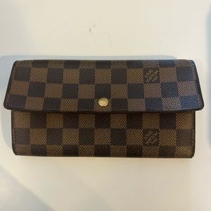 SOLD Louis Vuitton Sarah Wallet